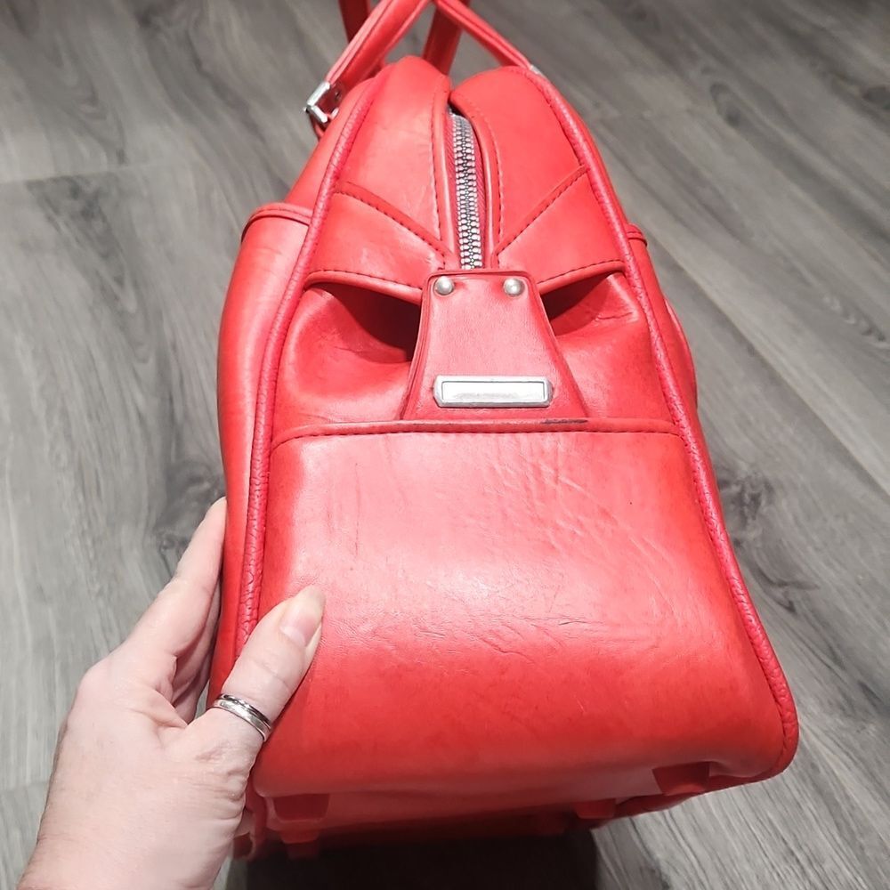 Vintage Tomato Red American Tourister Travel Bag - Picture 4 of 11